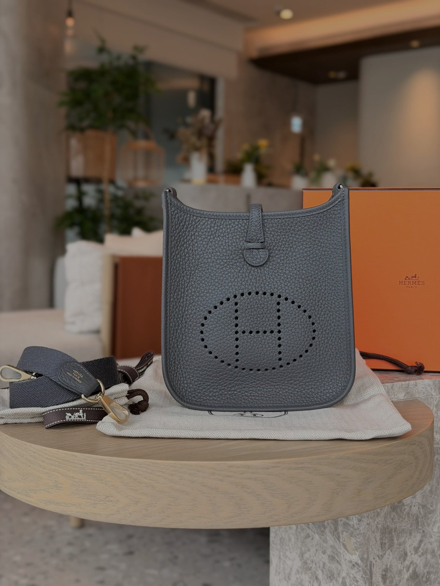 Unused Hermès Evelyn 16 TPM Amazon Taurillon Clemence Ardoise Gold Metal Fittings W: 2024