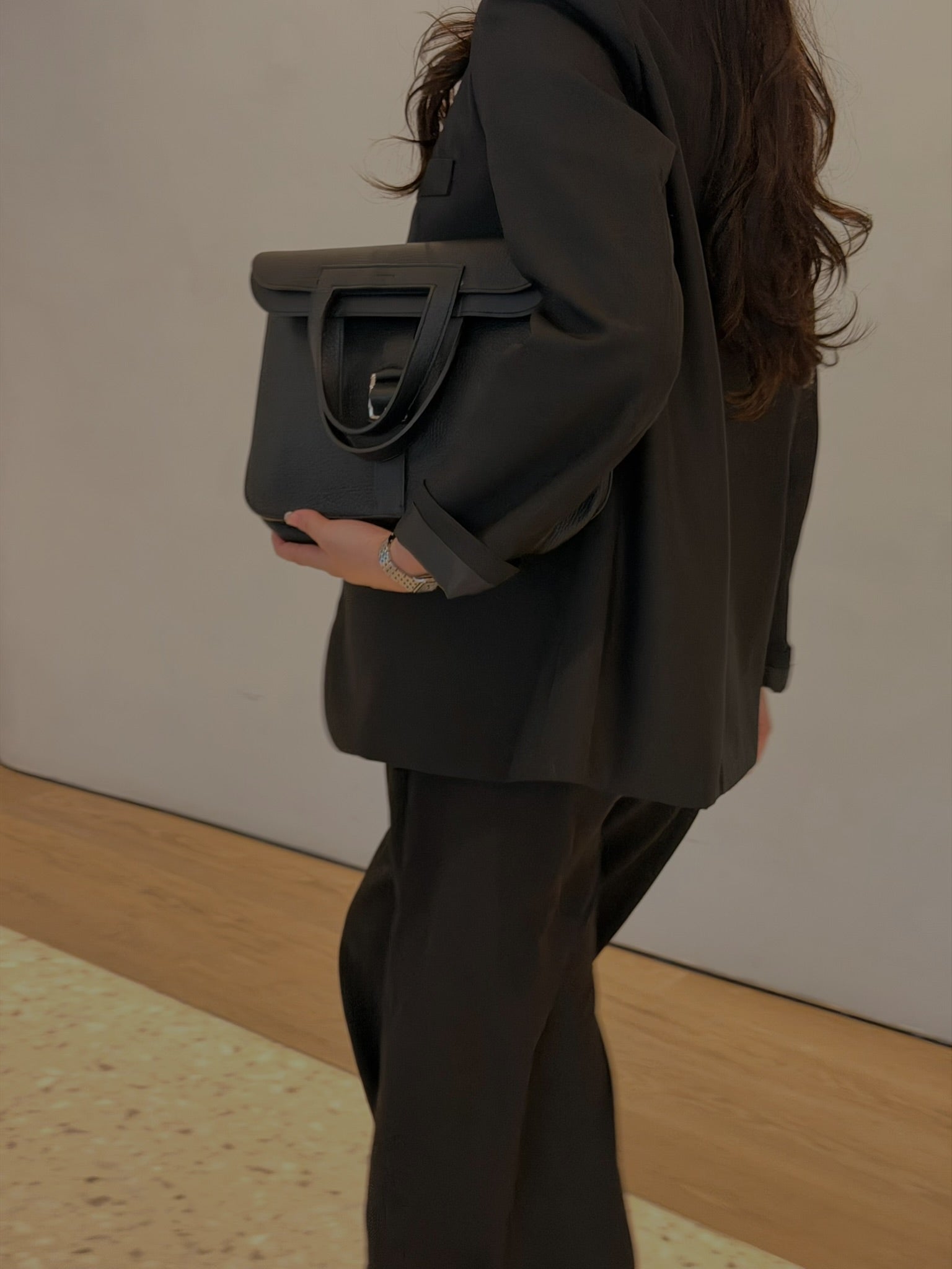 Pre-Owned Hermès Halzan 31 Taurillon Clemence Black Silver Metal A:2017