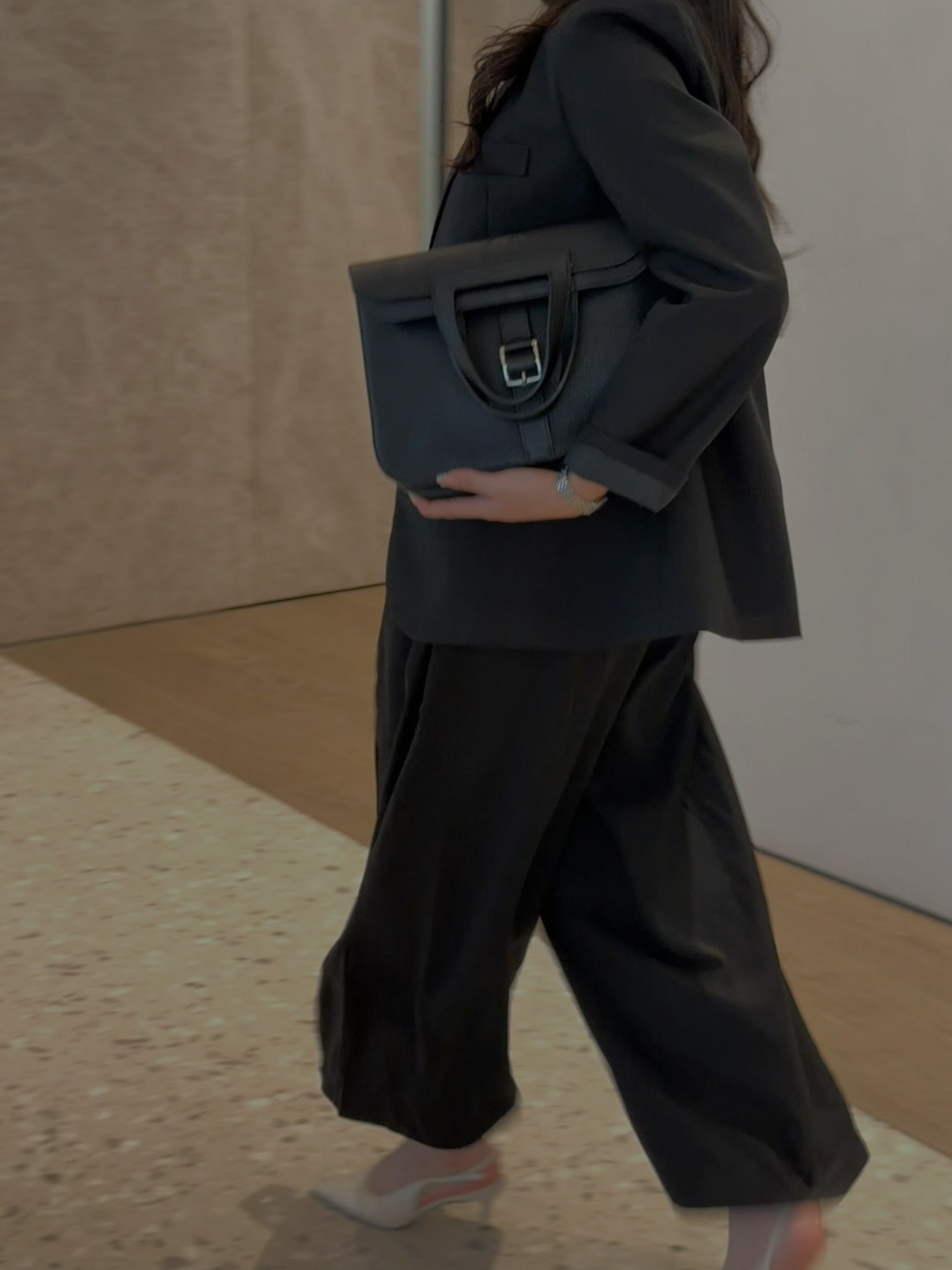 Pre-Owned Hermès Halzan 31 Taurillon Clemence Black Silver Metal A:2017