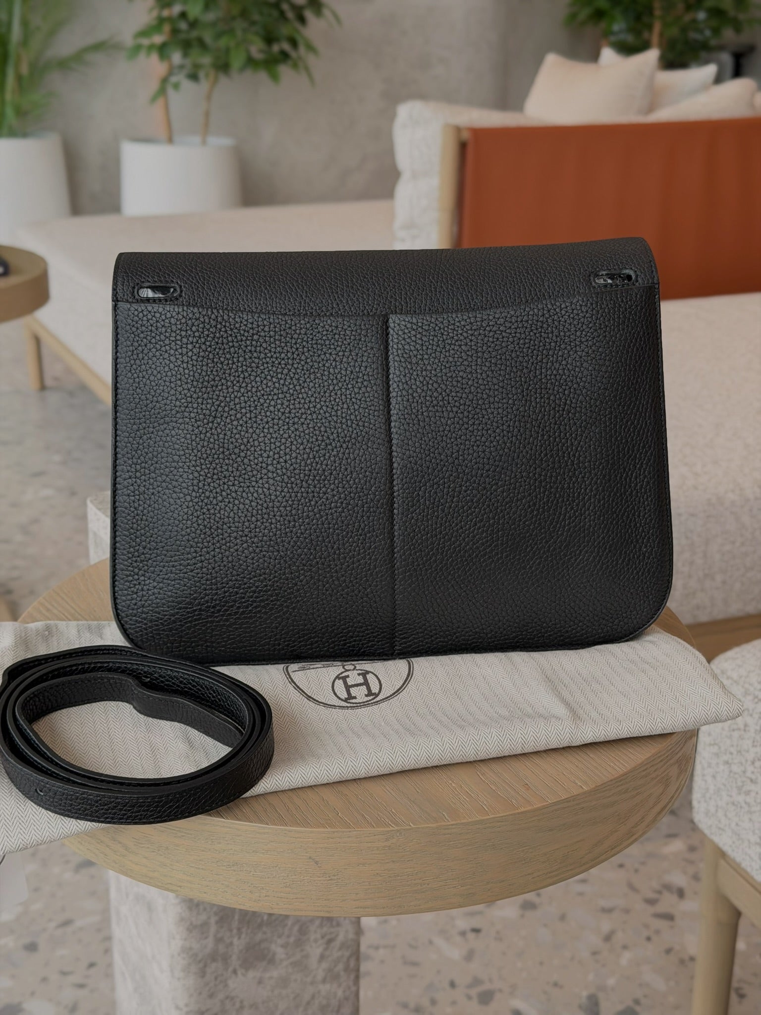 Pre-Owned Hermès Halzan 31 Taurillon Clemence Black Silver Metal A:2017